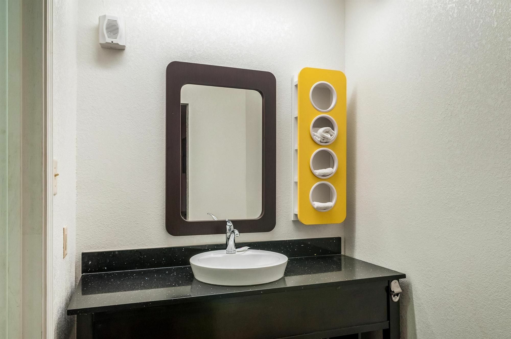 Motel 6 Denham Springs, La Экстерьер фото